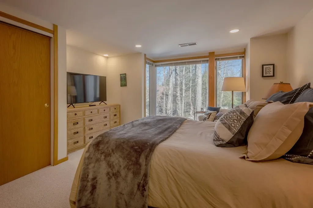 39 Pond View Road Winhall VT 05340