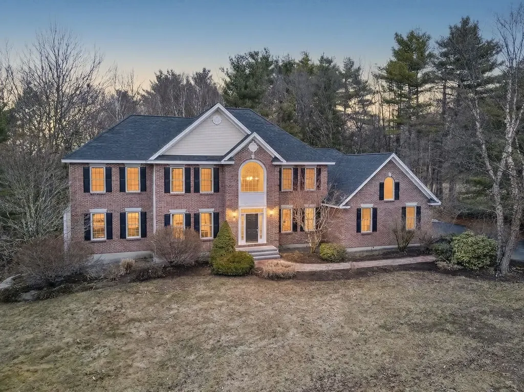 11 Misty Lane Londonderry NH 03053