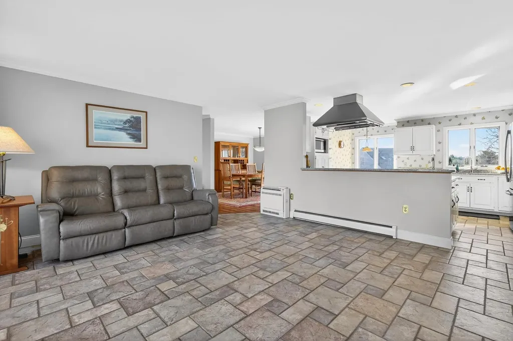 6 Drury Lane South Berwick ME 03908