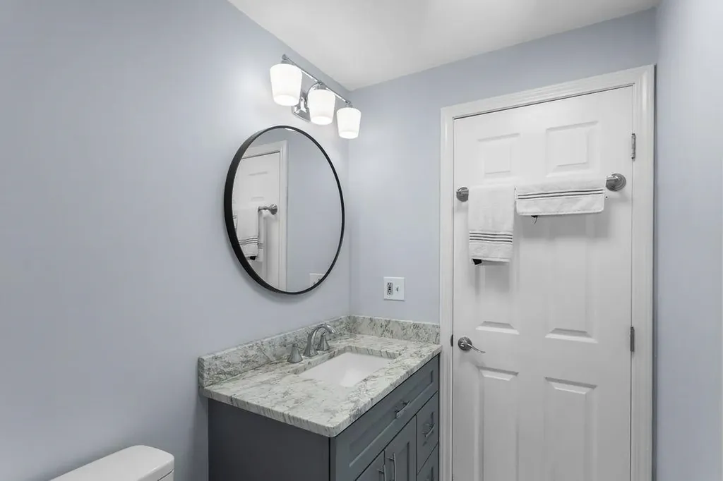 6A Karen Lane Londonderry NH 03053