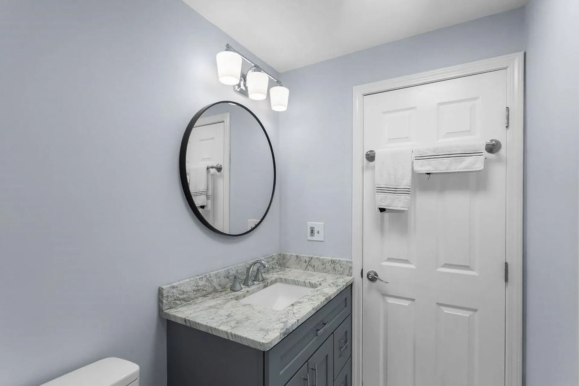 6A Karen Lane Londonderry NH 03053