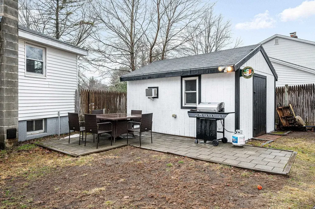 4 Kittery Drive Nashua NH 03062