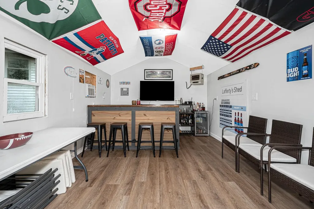 4 Kittery Drive Nashua NH 03062