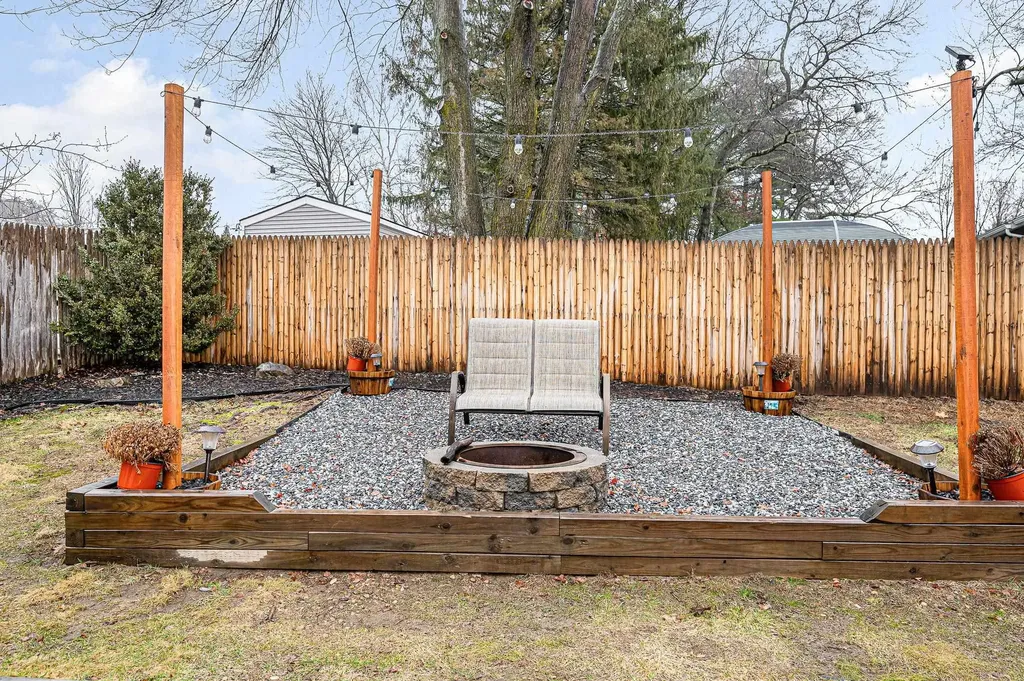 4 Kittery Drive Nashua NH 03062