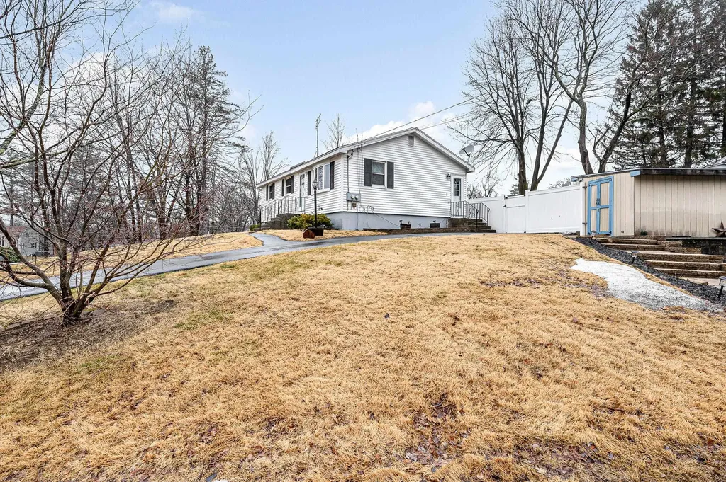 4 Kittery Drive Nashua NH 03062