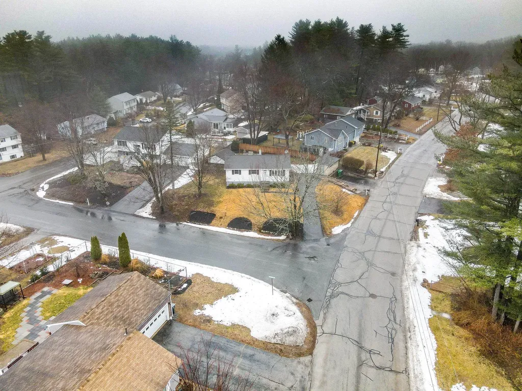 4 Kittery Drive Nashua NH 03062