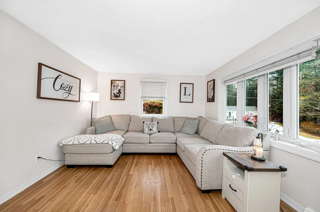 4 Kittery Drive Nashua NH 03062