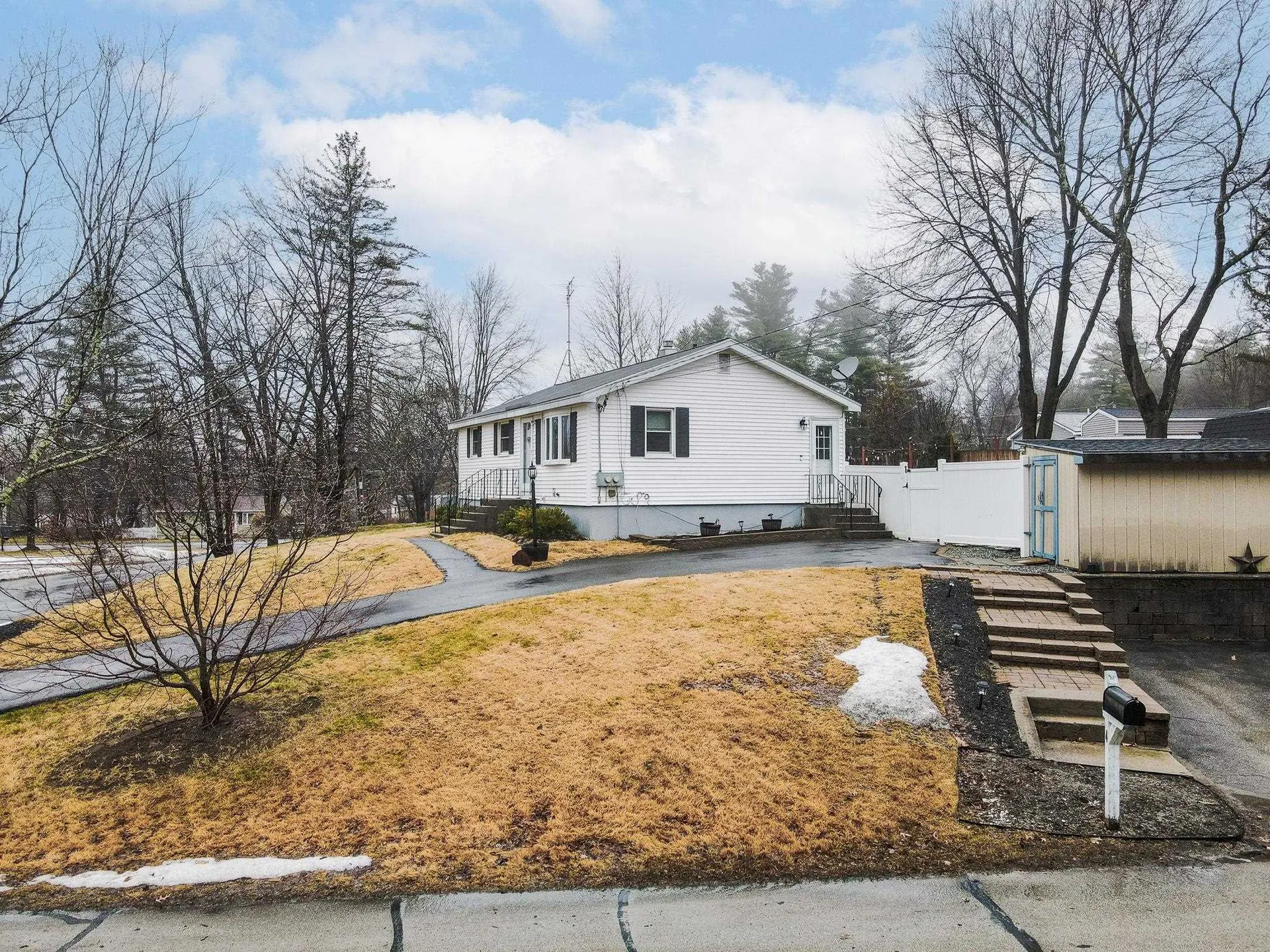 4 Kittery Drive Nashua NH 03062