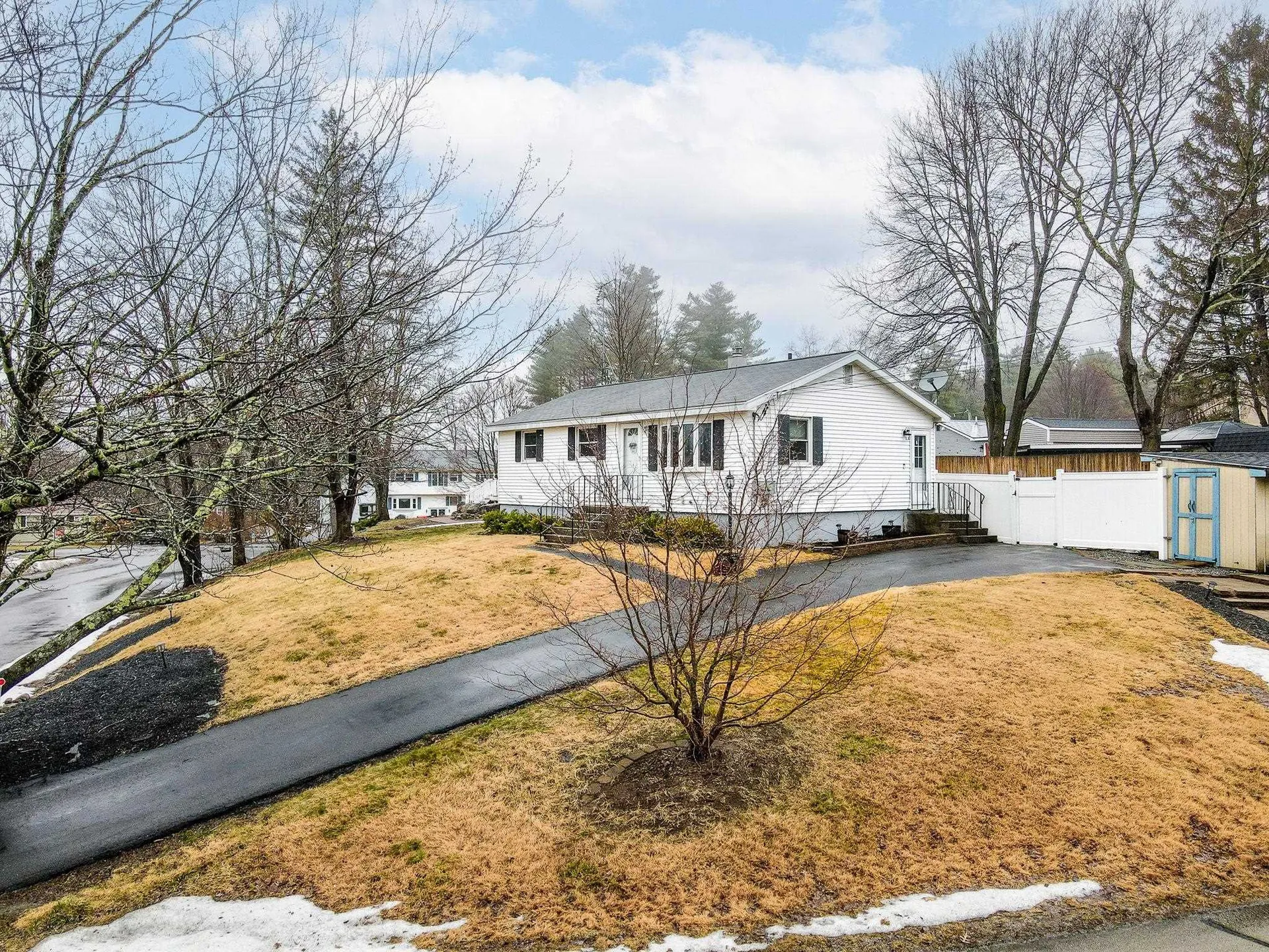 4 Kittery Drive Nashua NH 03062