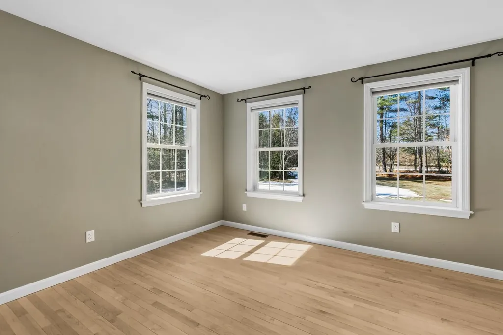 110 Tuck Drive Fremont NH 03044