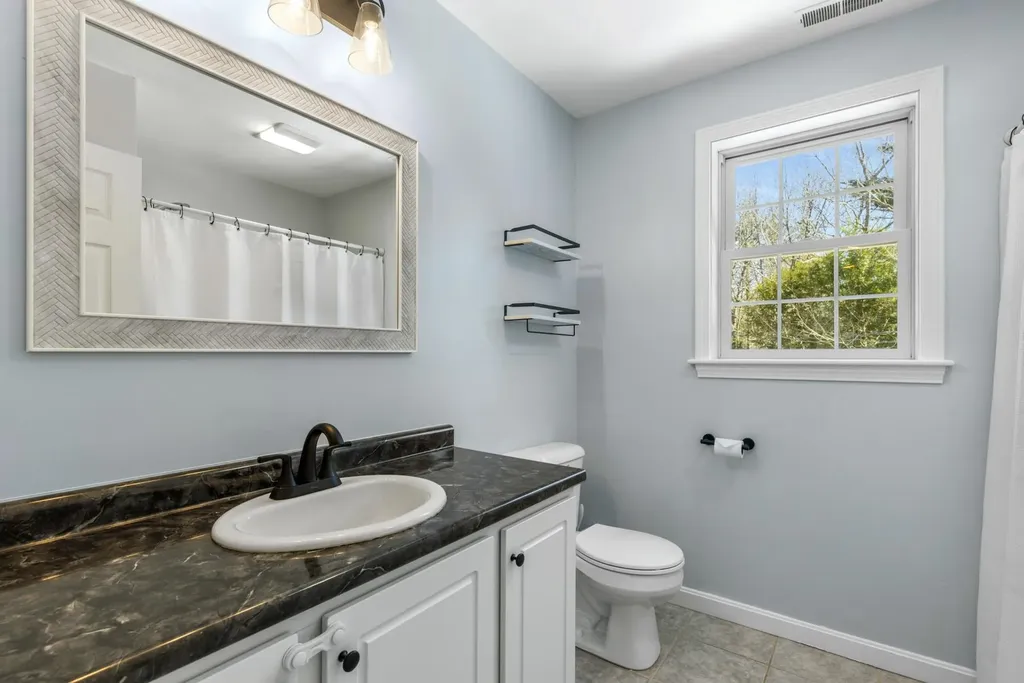 110 Tuck Drive Fremont NH 03044