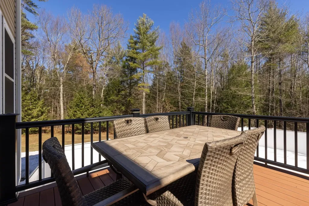 110 Tuck Drive Fremont NH 03044