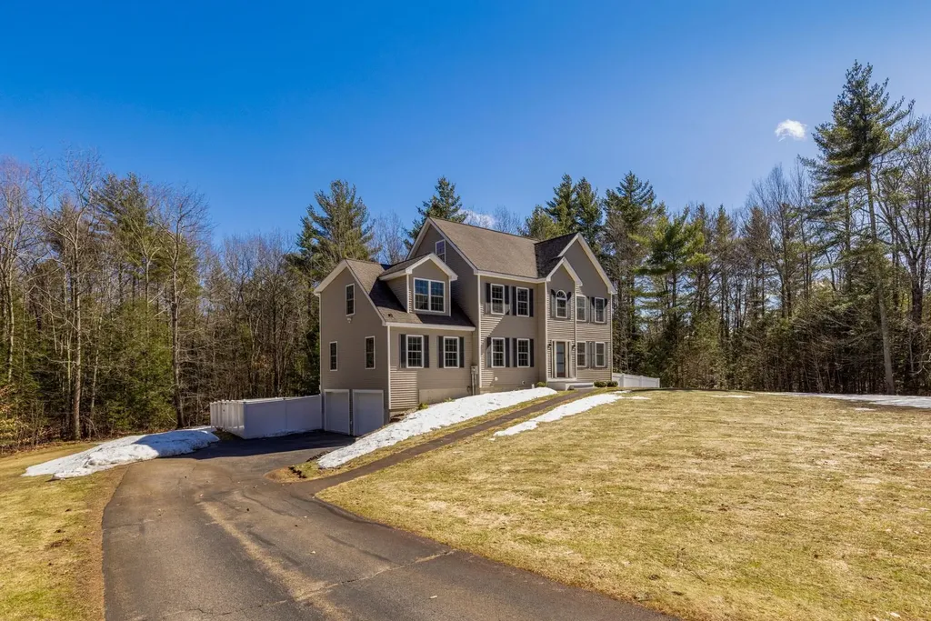110 Tuck Drive Fremont NH 03044