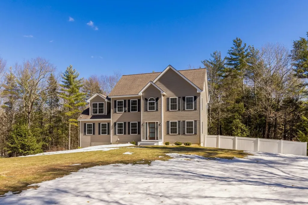 110 Tuck Drive Fremont NH 03044