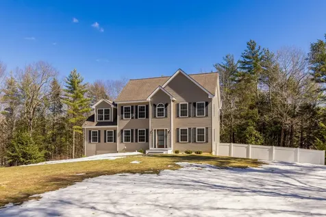 110 Tuck Drive Fremont NH 03044