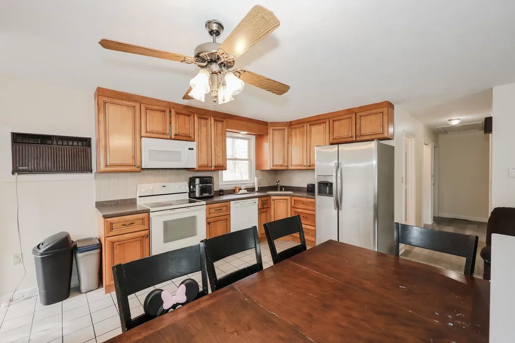 103 Saranac Drive Nashua NH 03062
