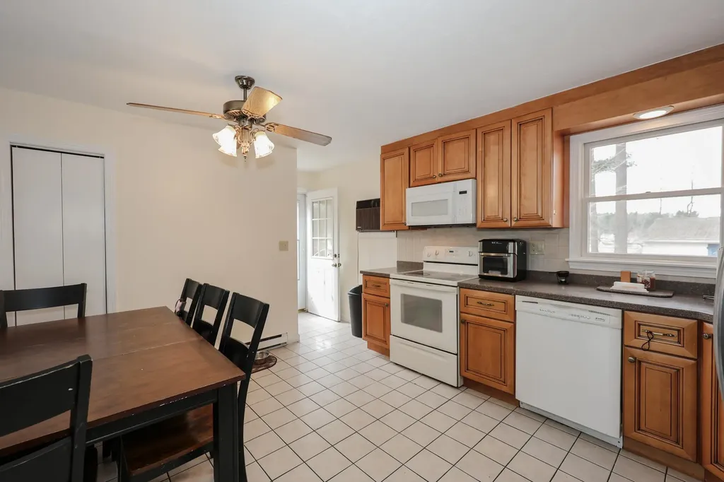 103 Saranac Drive Nashua NH 03062