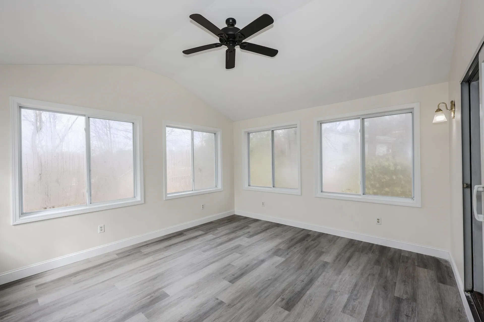 103 Saranac Drive Nashua NH 03062