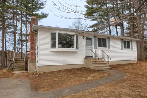 103 Saranac Drive Nashua NH 03062