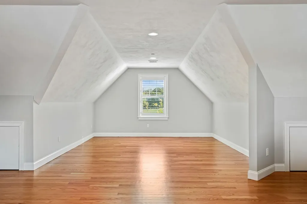 39 Kibrel Court Sandown NH 03873