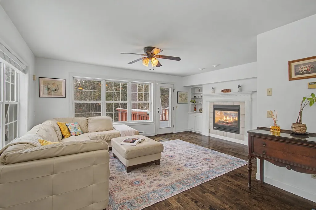 1 Cedar Court Essex VT 05452