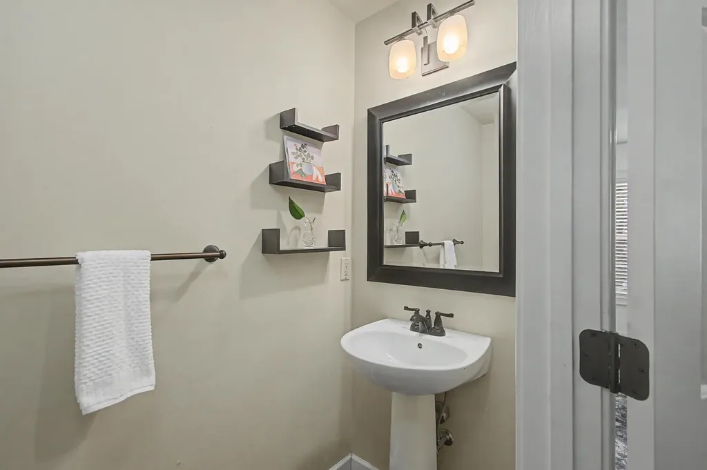 1 Cedar Court Essex VT 05452