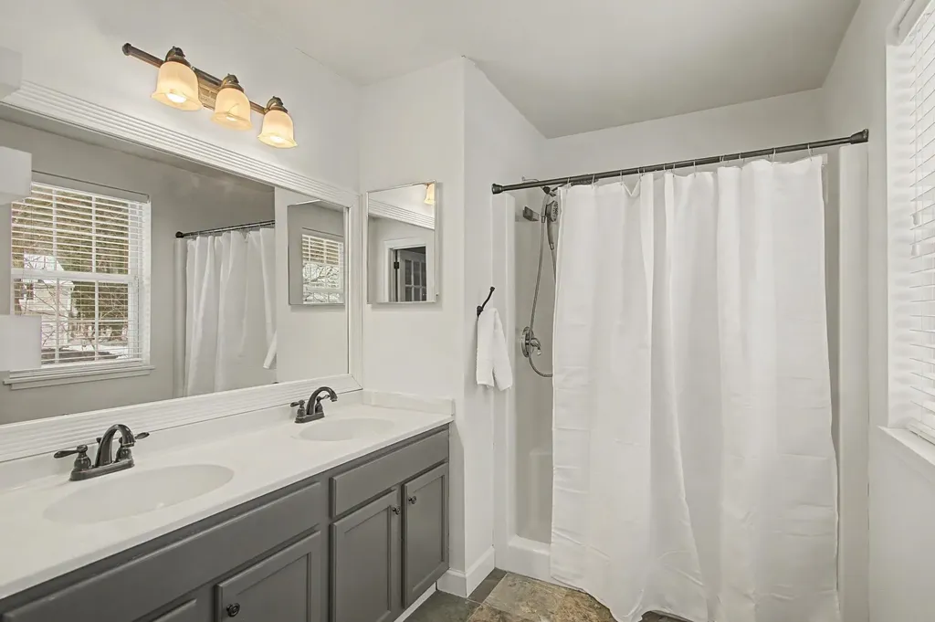 1 Cedar Court Essex VT 05452