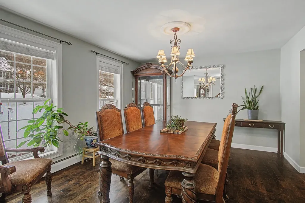 1 Cedar Court Essex VT 05452