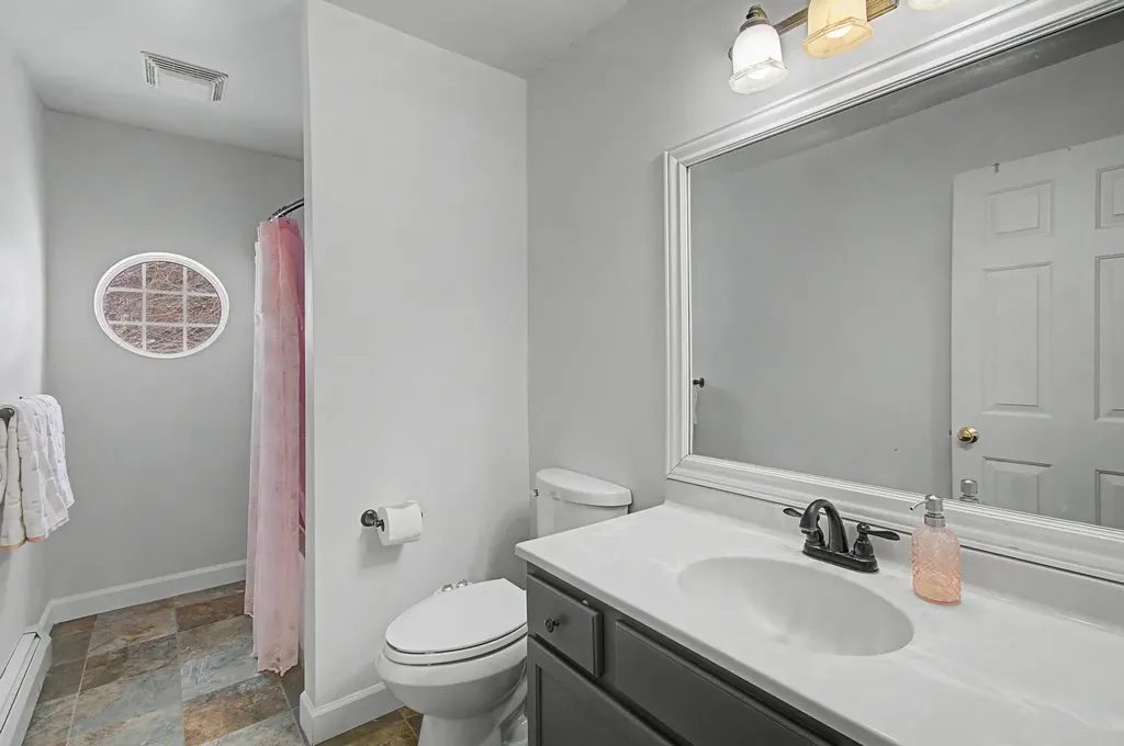 1 Cedar Court Essex VT 05452