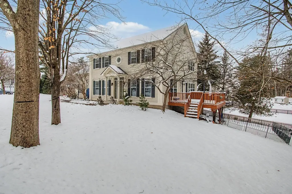 1 Cedar Court Essex VT 05452