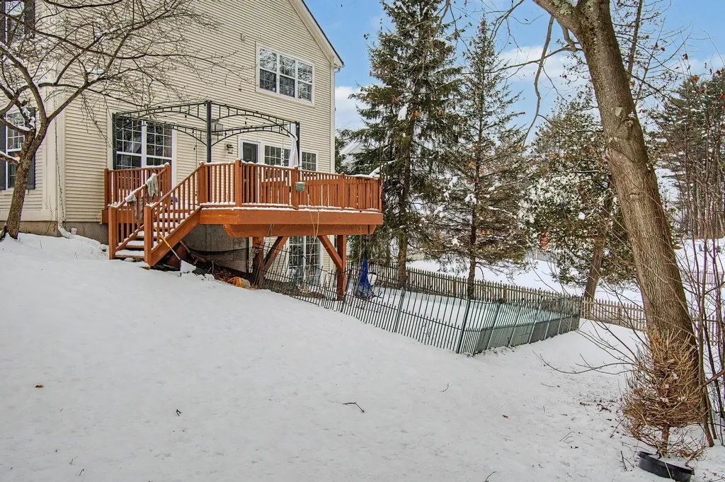 1 Cedar Court Essex VT 05452