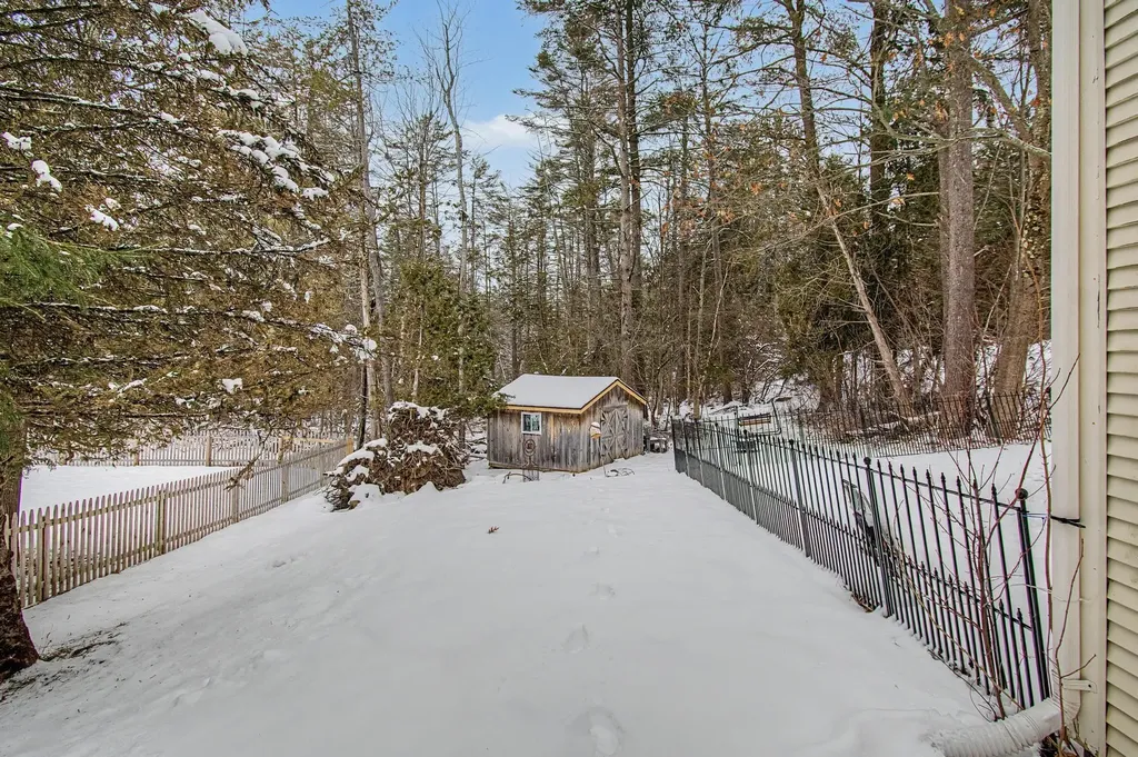 1 Cedar Court Essex VT 05452