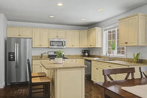 1 Cedar Court Essex VT 05452