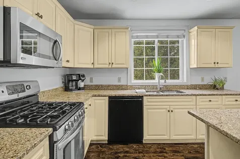 1 Cedar Court Essex VT 05452