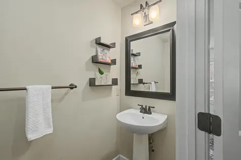 1 Cedar Court Essex VT 05452