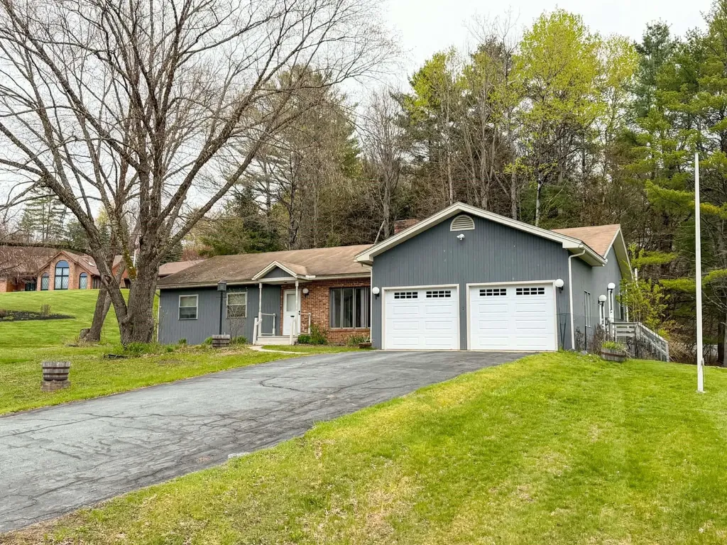 394 Farmer Drive St. Johnsbury VT 05819