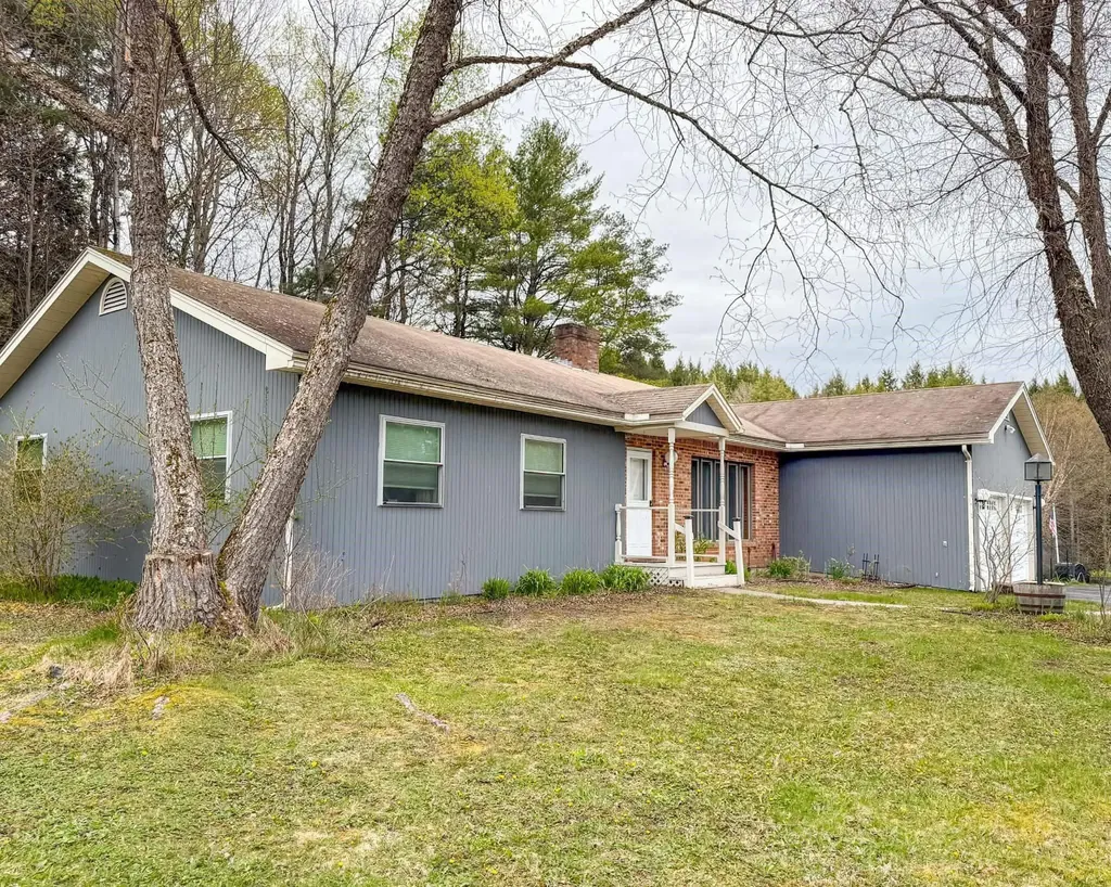 394 Farmer Drive St. Johnsbury VT 05819