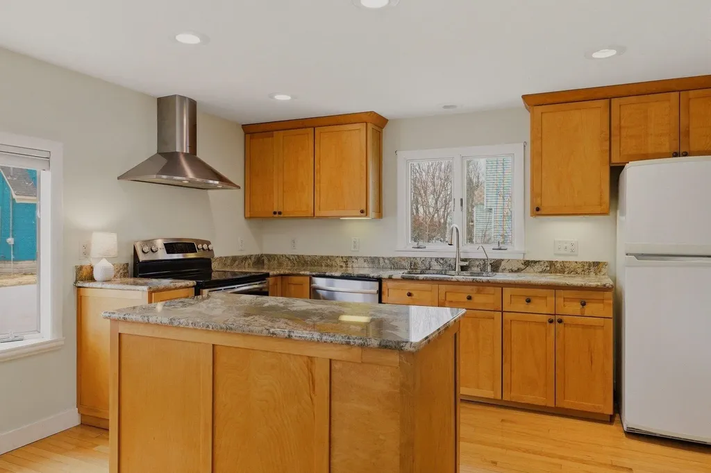 20 Mendum Avenue Kittery ME 03904