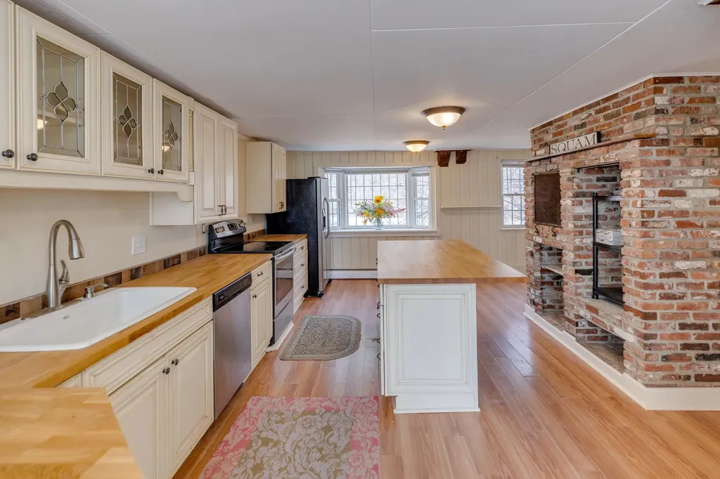 60 Winona Road Meredith NH 03253