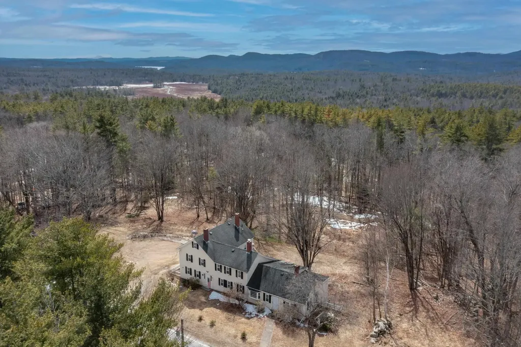 60 Winona Road Meredith NH 03253
