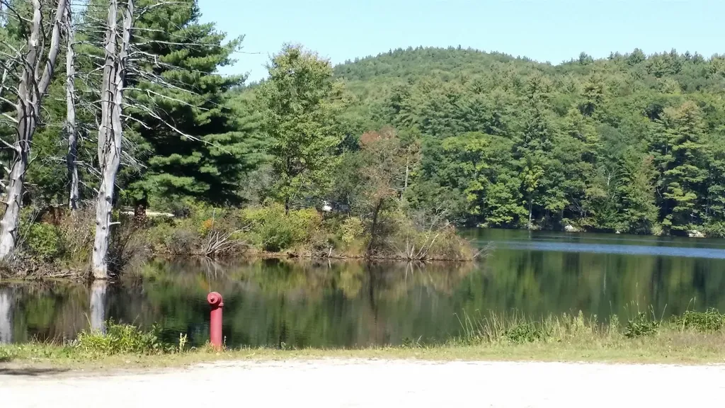 14-077 Deerpoint Drive Hillsborough NH 03244