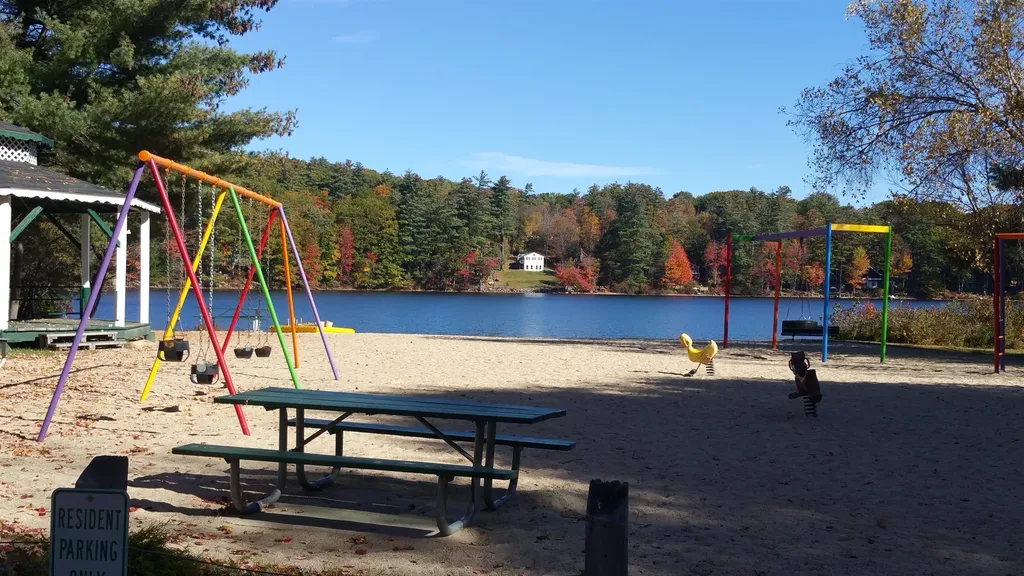 14-077 Deerpoint Drive Hillsborough NH 03244
