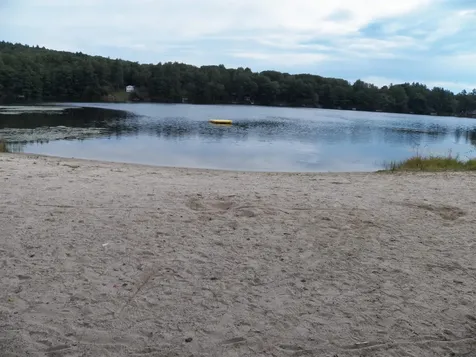 14-077 Deerpoint Drive Hillsborough NH 03244