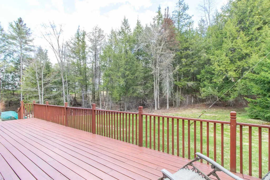 322 Farmer Drive St. Johnsbury VT 05819