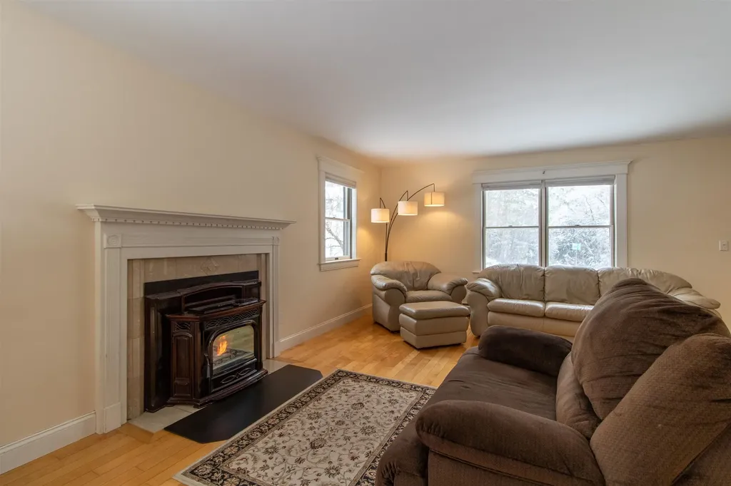 322 Farmer Drive St. Johnsbury VT 05819