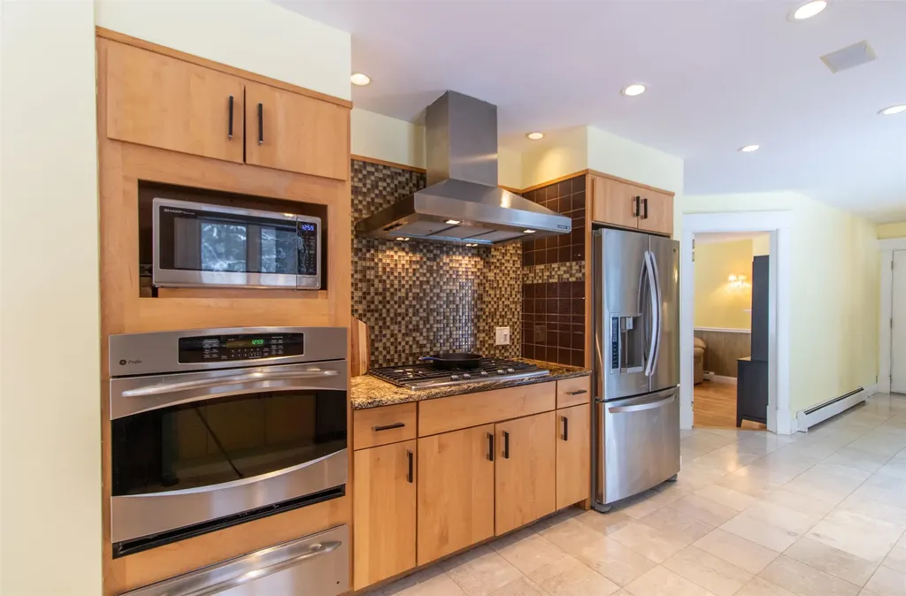 322 Farmer Drive St. Johnsbury VT 05819