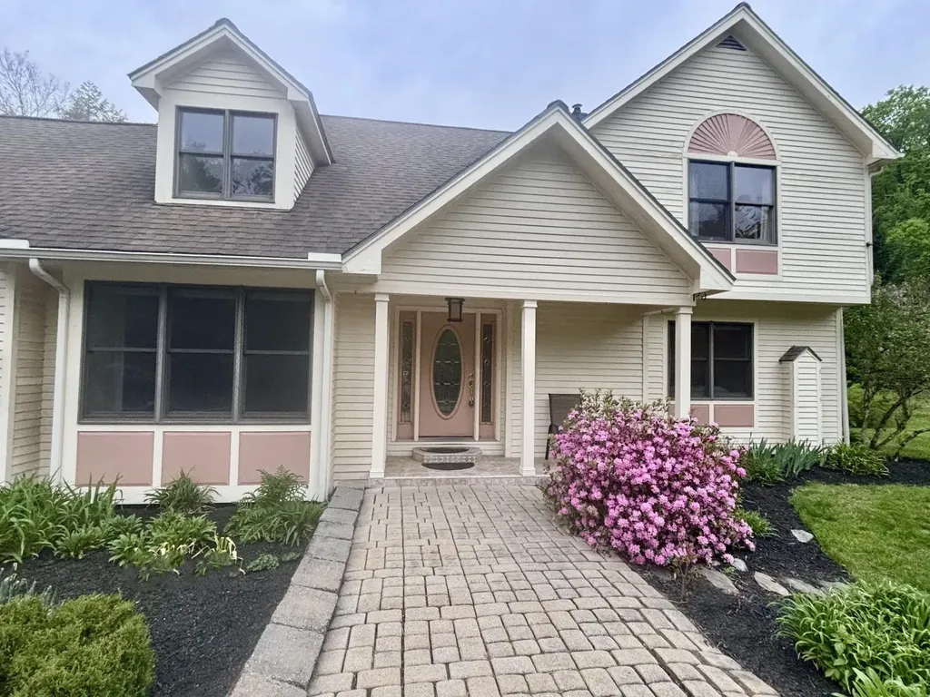 322 Farmer Drive St. Johnsbury VT 05819