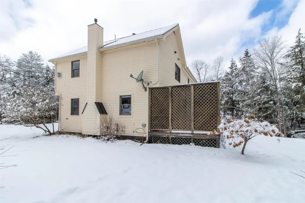 322 Farmer Drive St. Johnsbury VT 05819