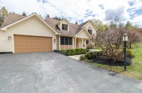 322 Farmer Drive St. Johnsbury VT 05819