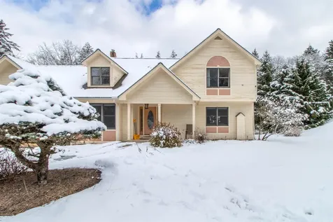 322 Farmer Drive St. Johnsbury VT 05819